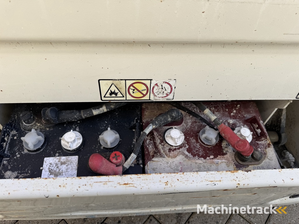 JLG 2032ES Schaarhoogwerker / Scissor lift 8Meter Werkhoogte 2016 Elektrisch