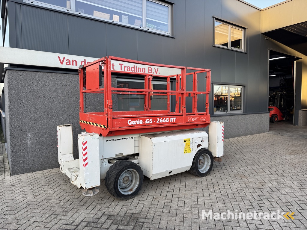 GENIE GS 2668 RT  Hoogwerker / Arbeitsbuhne 10mtr werkhoogte 4x4 kubota DIESEL 2010