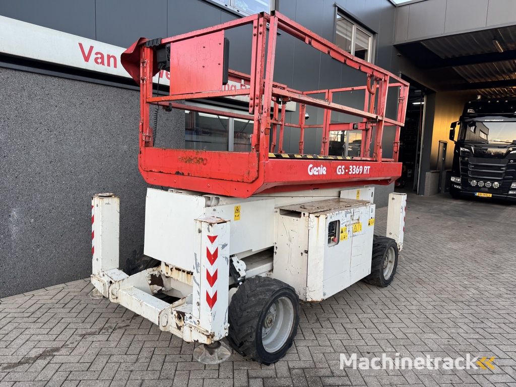 Genie GS 3369 RT  Hoogwerker / Arbeitsbuhne 12mtr werkhoogte 4x4 Kubota DIESEL 2013