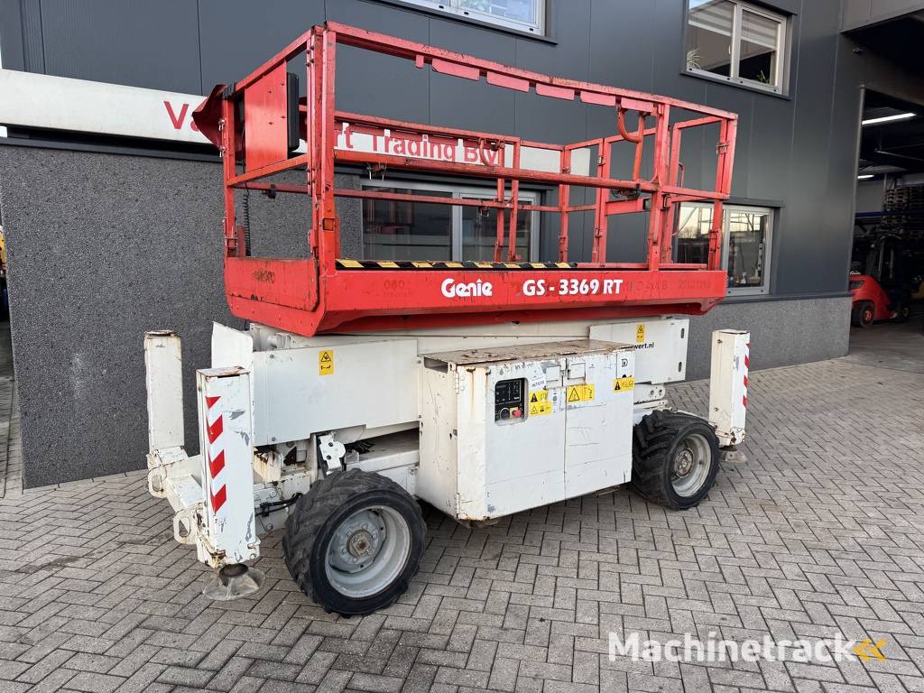 Genie GS 3369 RT  Hoogwerker / Arbeitsbuhne 12mtr werkhoogte 4x4 Kubota DIESEL 2013