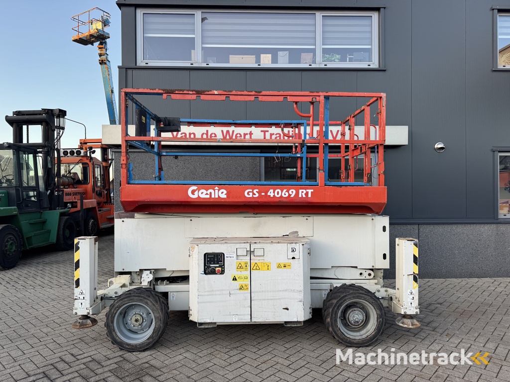 GENIE GS 4069 RT  Hoogwerker / Arbeitsbuhne 14mtr werkhoogte 4x4 Kubota DIESEL 2012