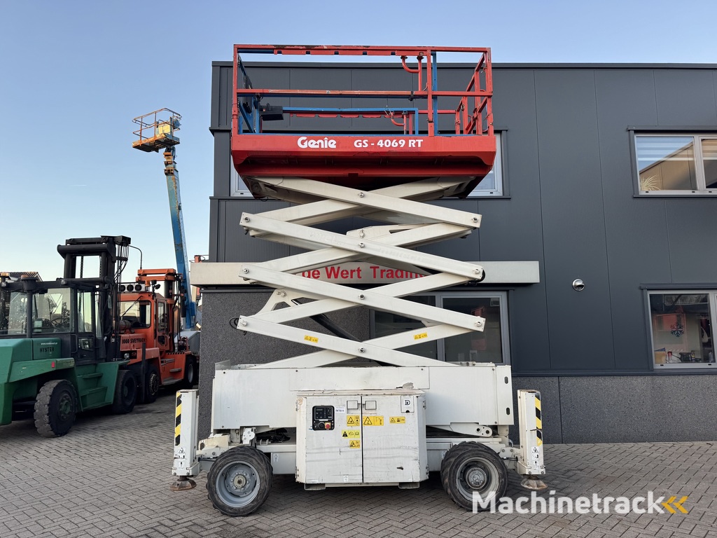 GENIE GS 4069 RT  Hoogwerker / Arbeitsbuhne 14mtr werkhoogte 4x4 Kubota DIESEL 2012