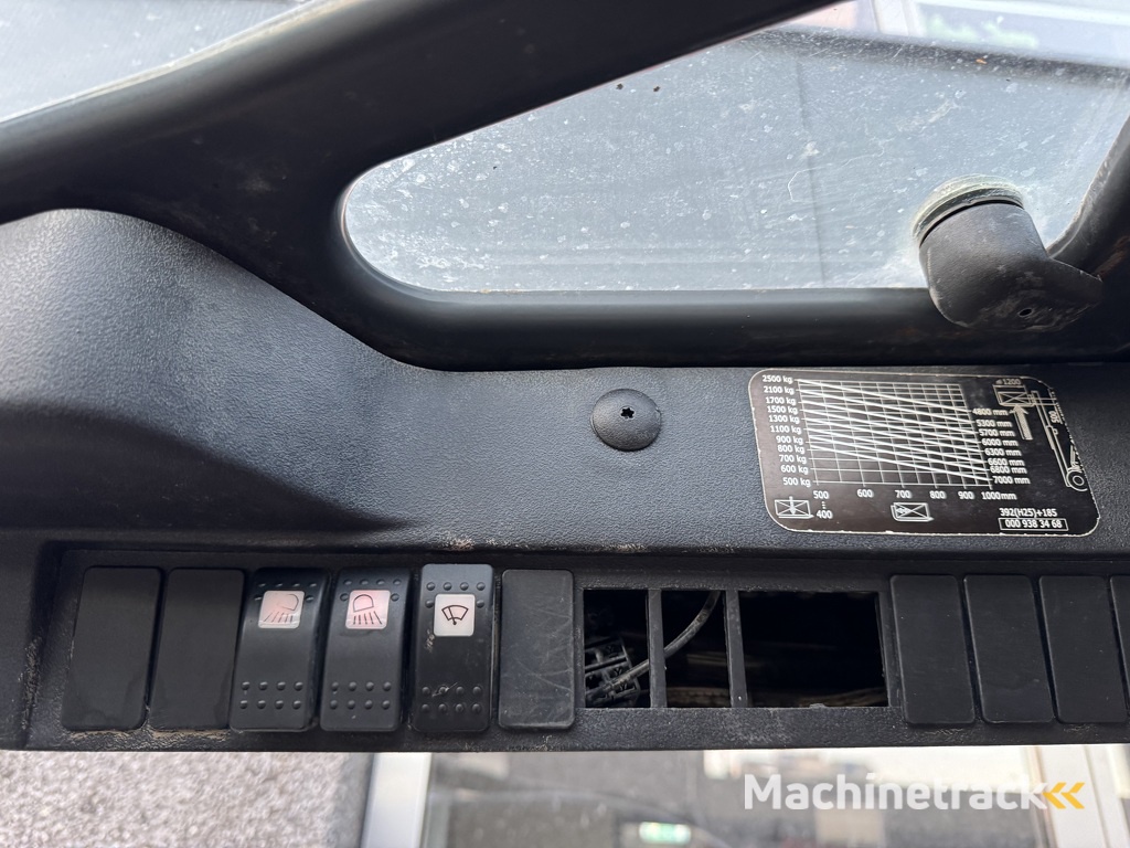 Linde H25D-02 Triplo 550 Freelift / Sideshift / 4e functie VW Diesel 2014