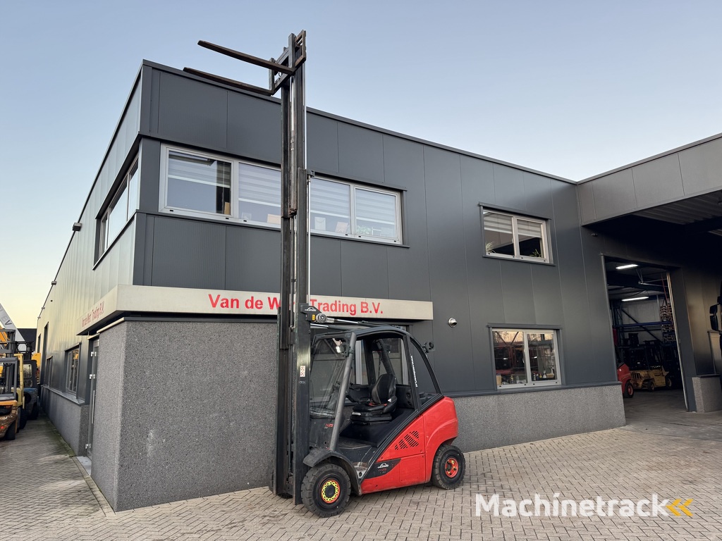 Linde H25D-02 Triplo 550 Freelift / Sideshift / 4e functie VW Diesel 2014
