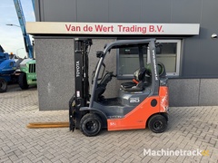 toyota-02-8fgkf20-triplo-470-freelift-sideshift-2020-lpg