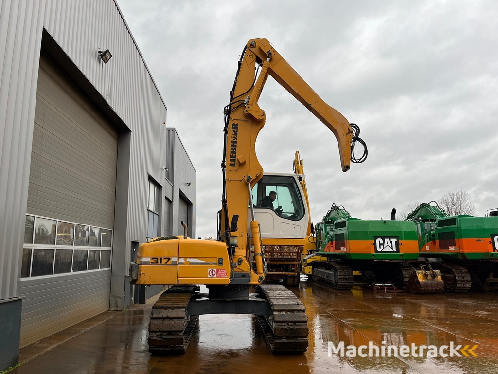 Liebherr R317 Litronic Material Handler