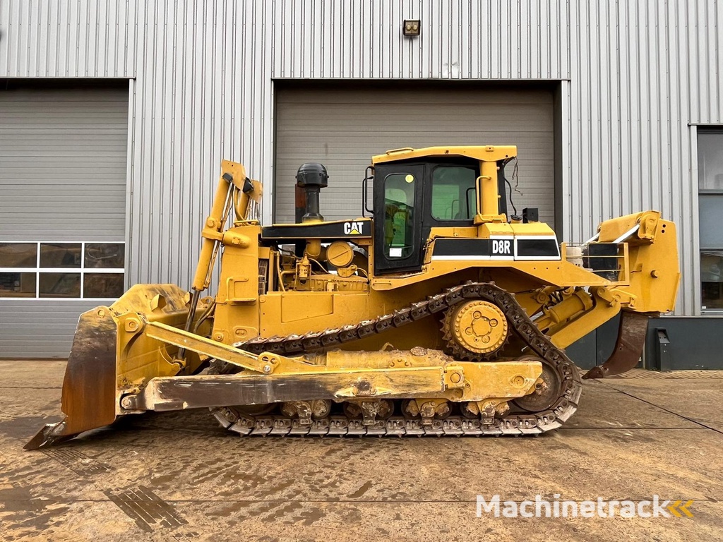 Caterpillar D8R - Single shank ripper