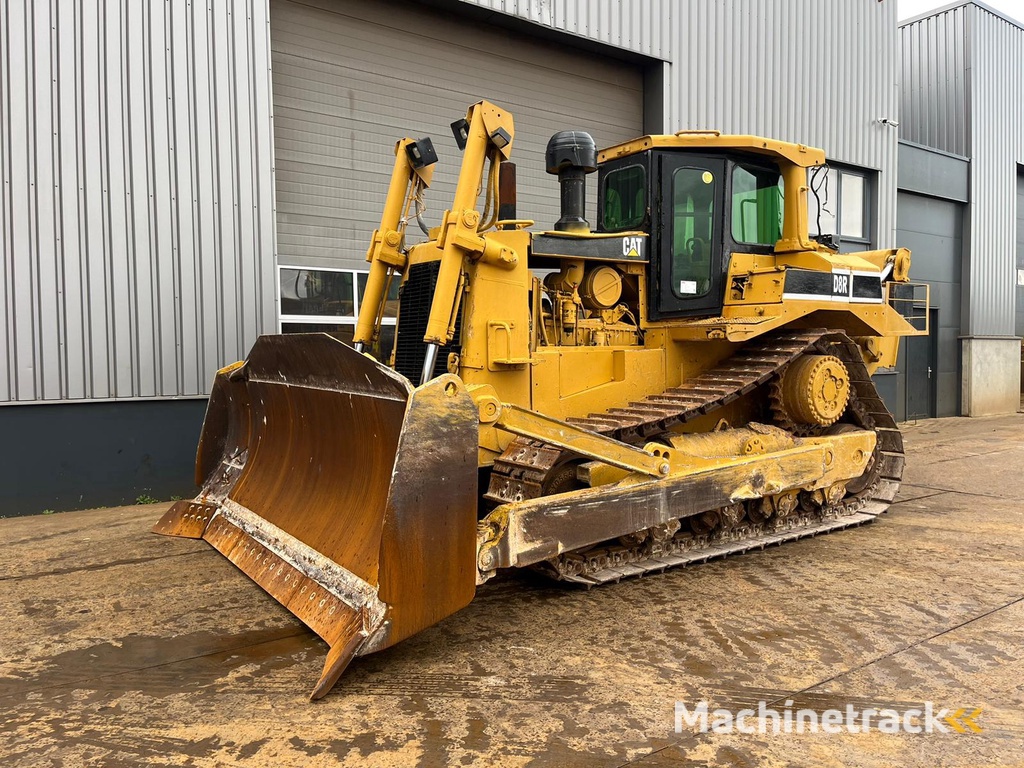 Caterpillar D8R - Single shank ripper