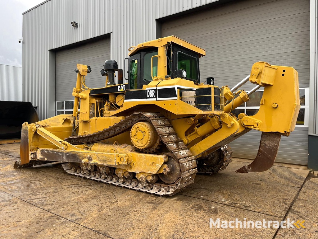 Caterpillar D8R - Single shank ripper