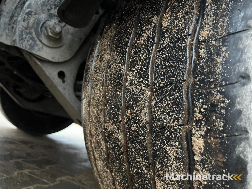 STAS S300ZX Tri/A Walking Floor