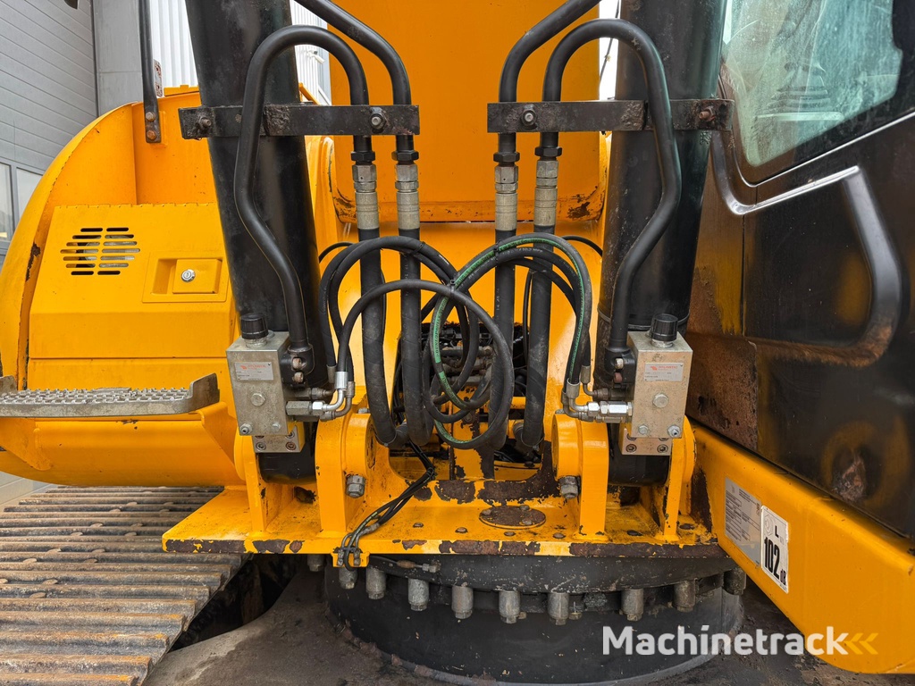JCB JS220 LC Semi Long Reach - 10 meter
