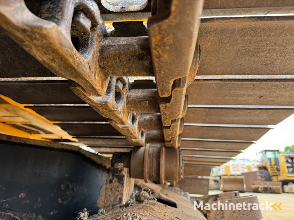 JCB JS220 LC Semi Long Reach - 10 meter