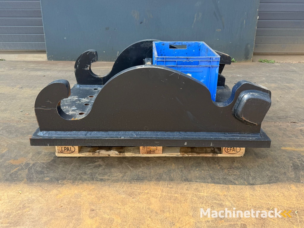 Caterpillar Plate CW70