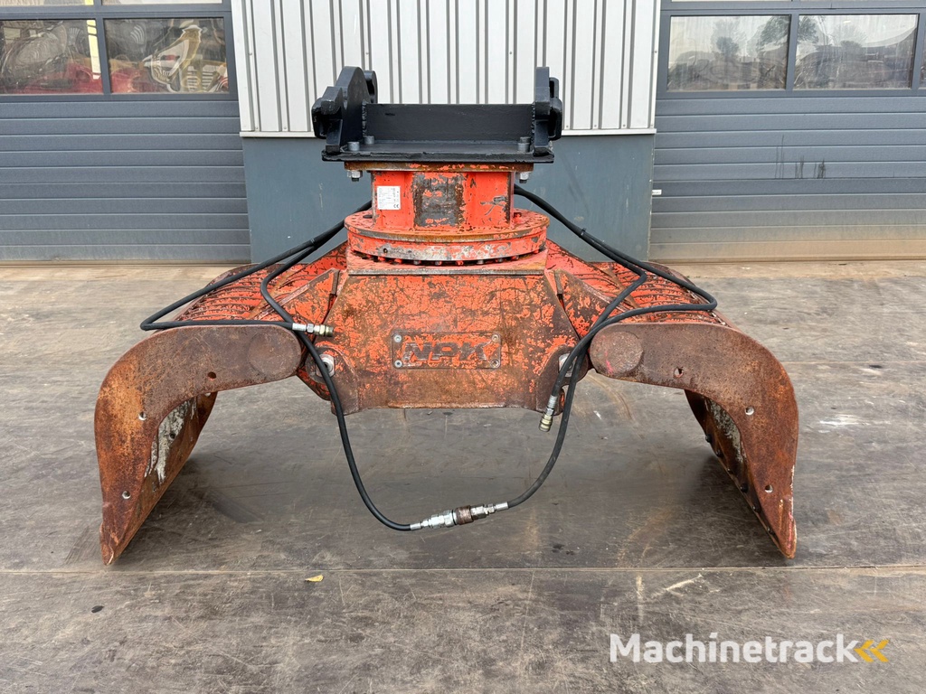 NPK D-2000 CW30 CW40 Sorting Grapple