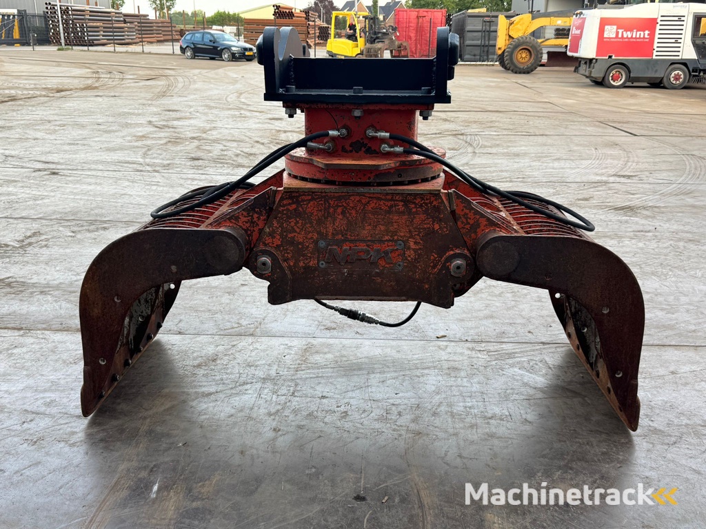 NPK D-2000 CW30 CW40 Sorting Grapple