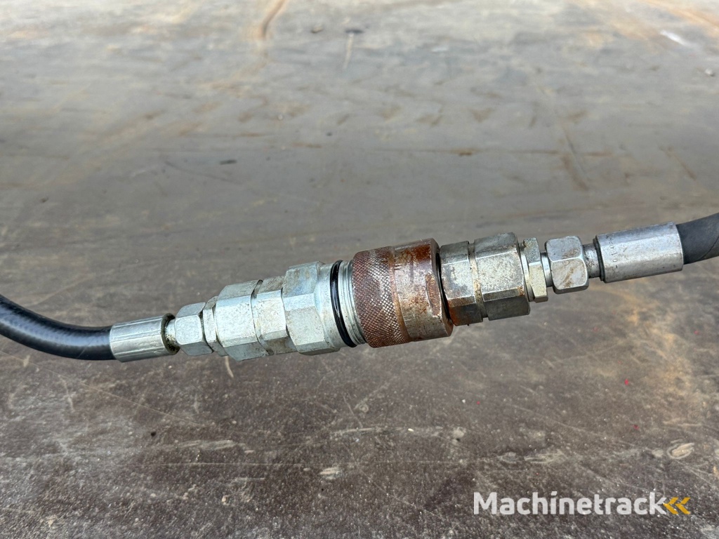 NPK D-2000 CW30 CW40 Sorting Grapple