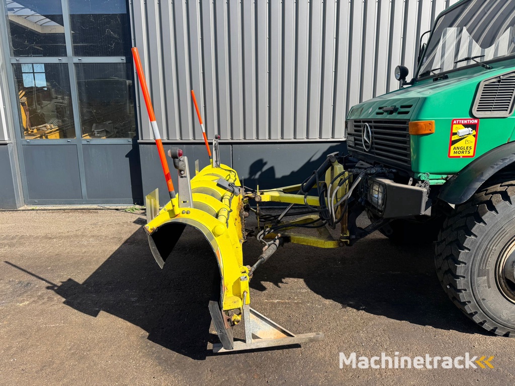 MercedesBenz Unimog U1700