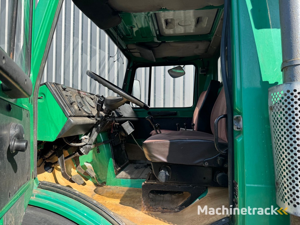 MercedesBenz Unimog U1700