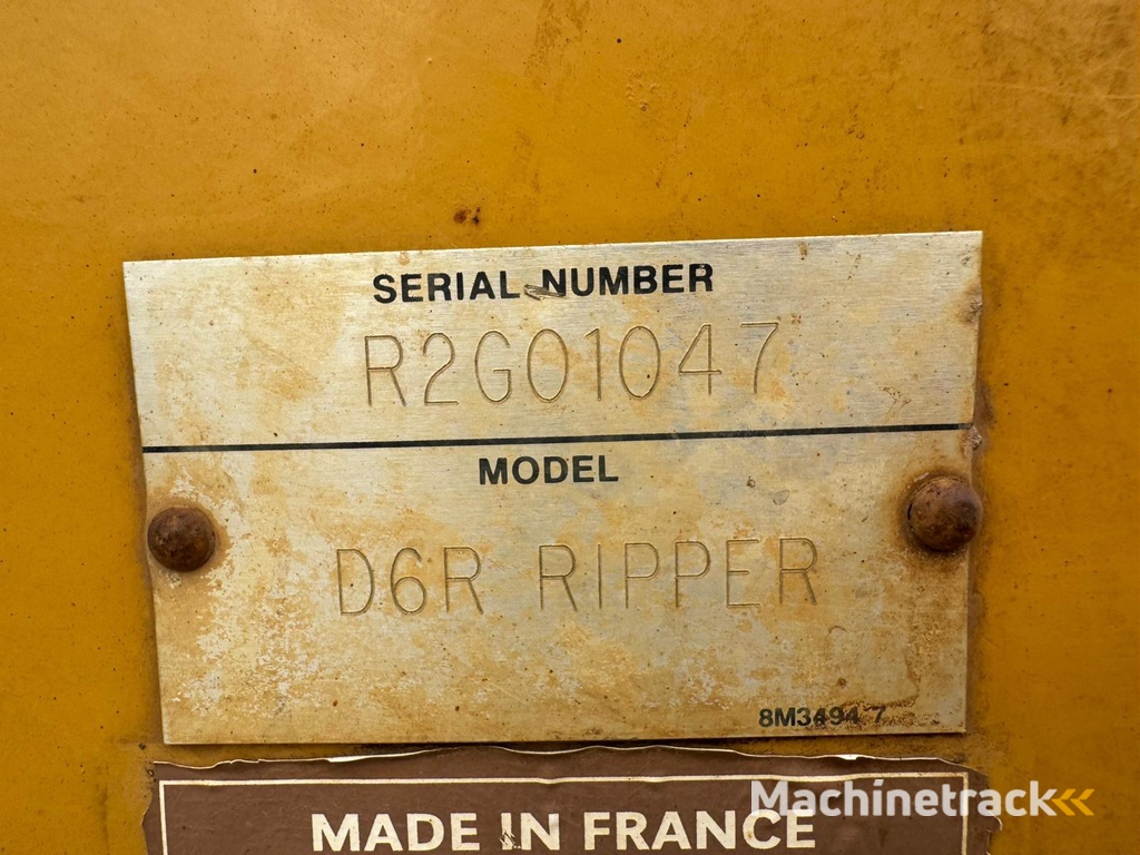 Caterpillar D6R Ripper