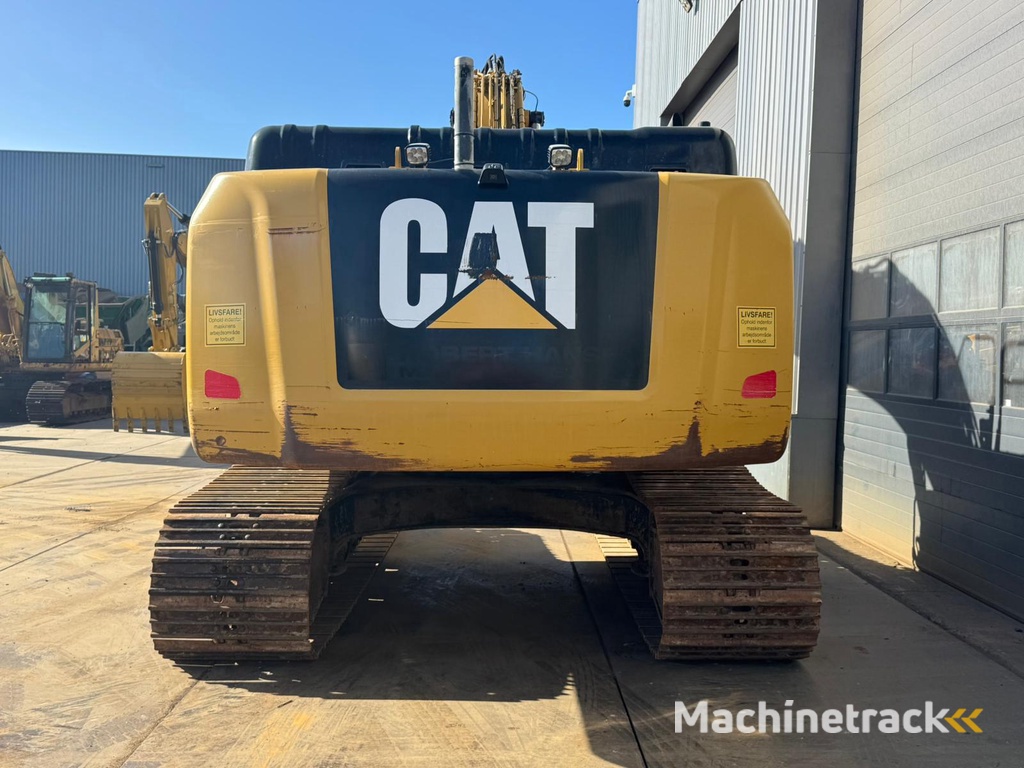 Caterpillar 330FL