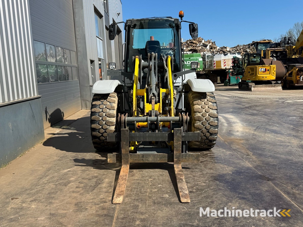 Kramer 8155 / Wacker Neuson / Forks / bucket