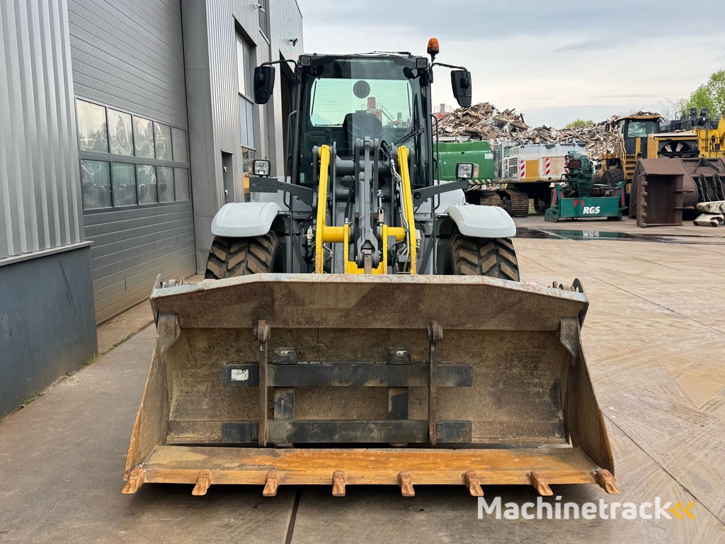 Kramer 8155 / Wacker Neuson / Forks / bucket