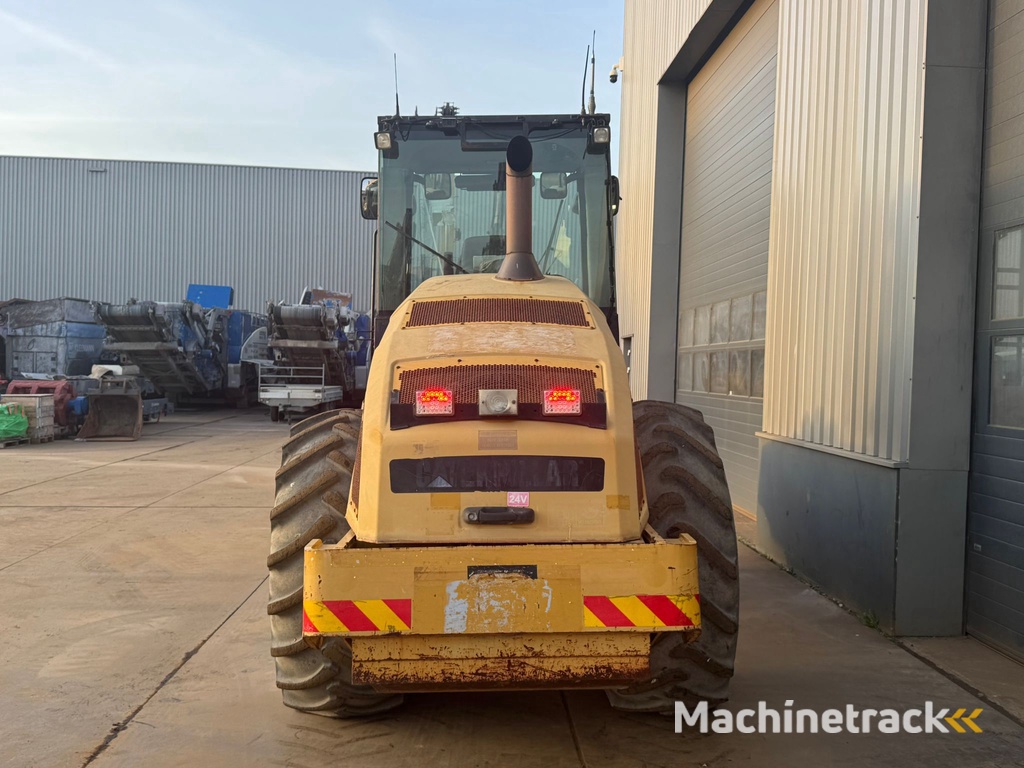 Caterpillar CP76 Padfoot roller