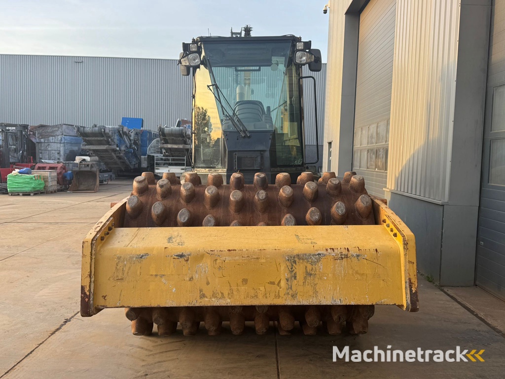 Caterpillar CP76 Padfoot roller