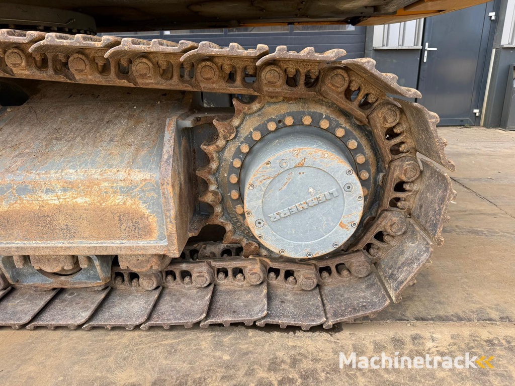 Liebherr R946 LC Hydraulic excavator