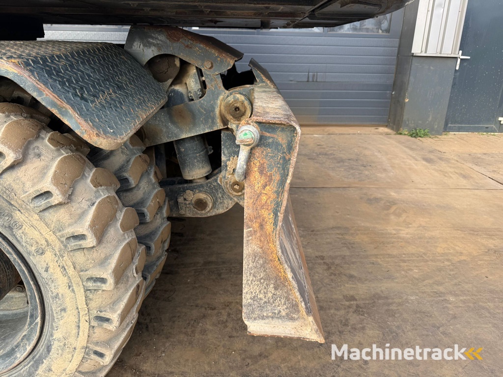 Hyundai Robex 180W-9A