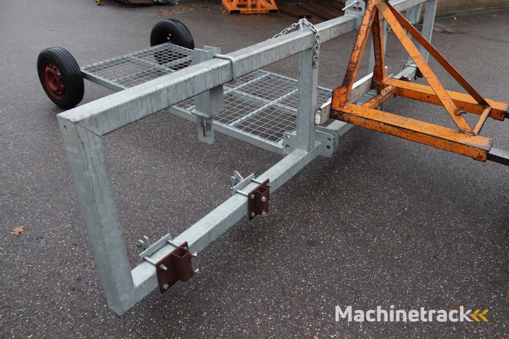 Basrijs Halmec gegalvaniseerd frame voor 2 plantmachines, met wielen