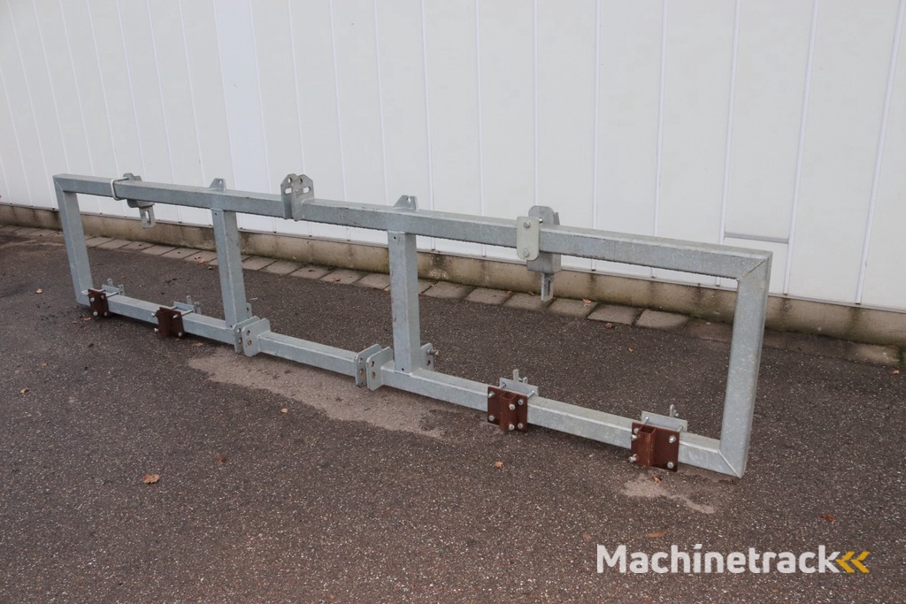 Basrijs Halmec gegalvaniseerd frame voor 2 plantmachines, met wielen