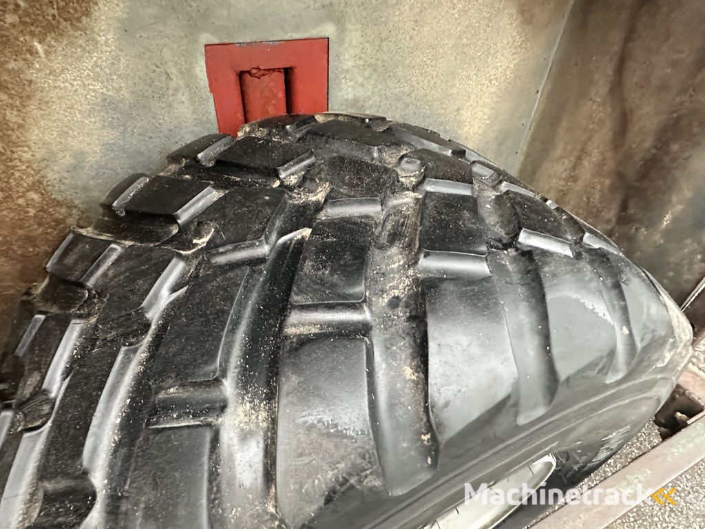 Harvesting trailer suitable for 10 pallets