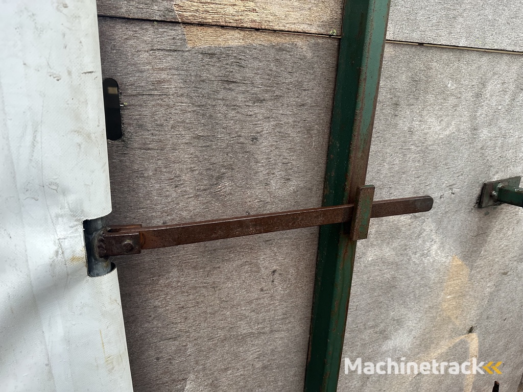 Harvesting trailer suitable for 10 pallets