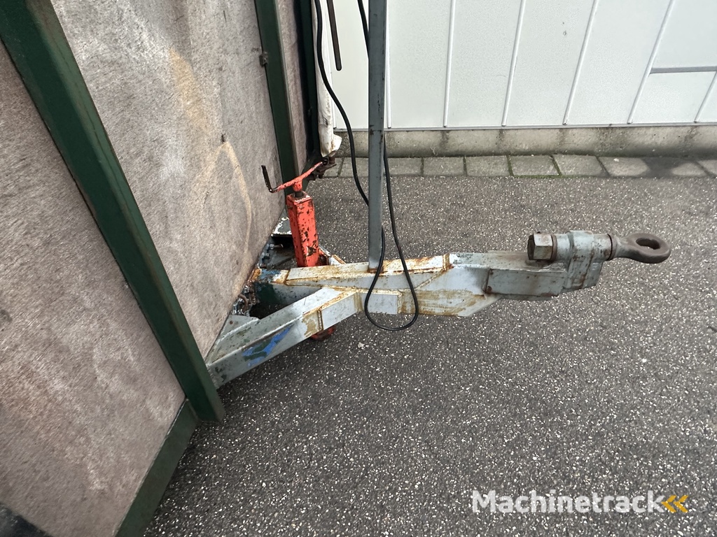 Harvesting trailer suitable for 10 pallets