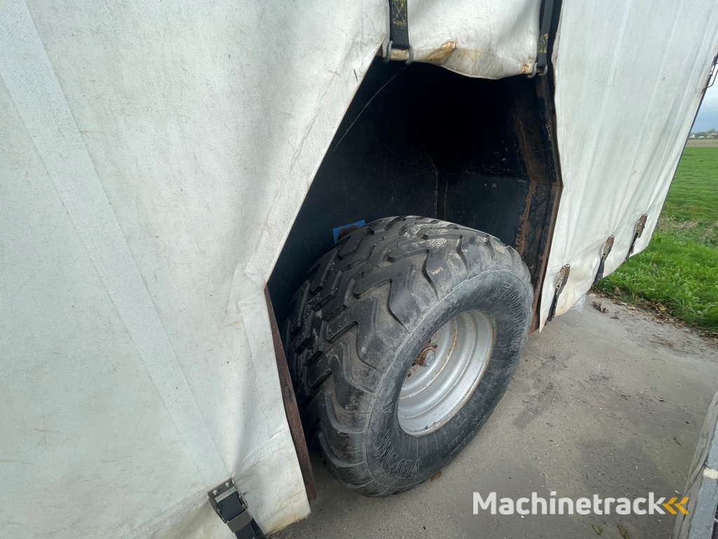 Harvesting trailer 8 pallets without brakes