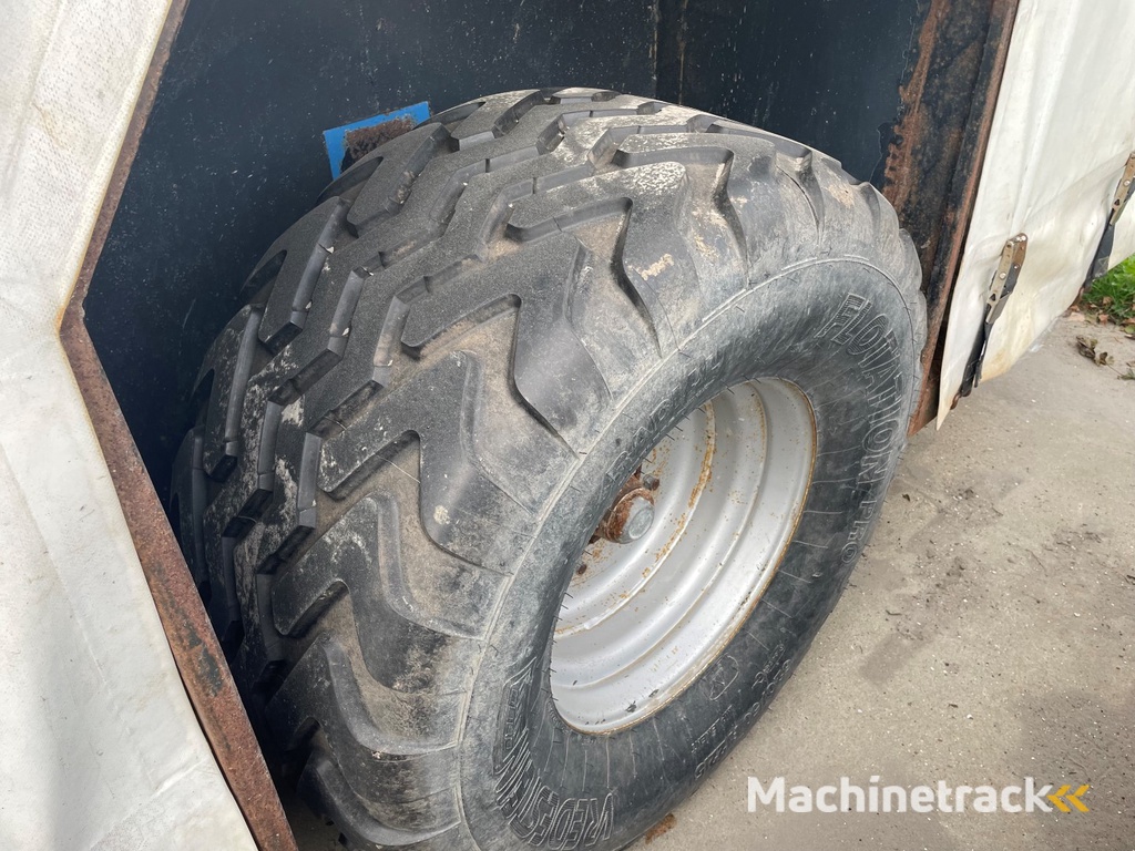 Harvesting trailer 8 pallets without brakes