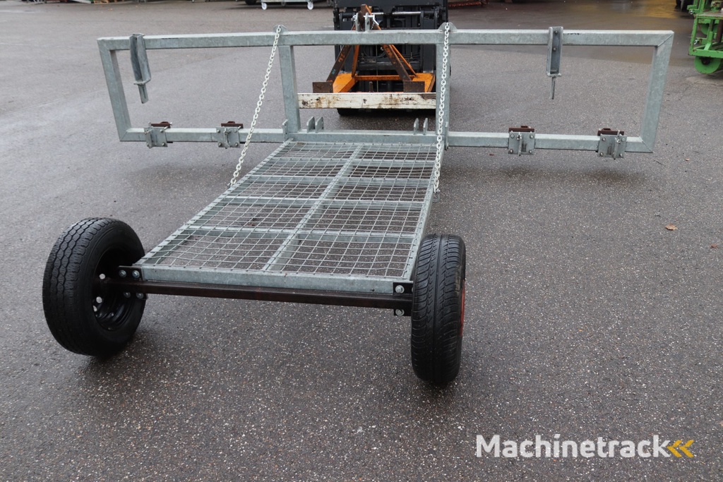 Basrijs Halmec gegalvaniseerd frame voor 2 plantmachines, met wielen
