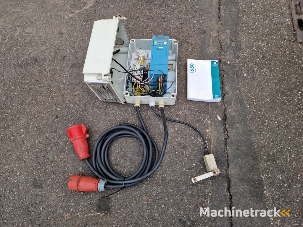 Schakelkast met freq. regelaar en eindstop