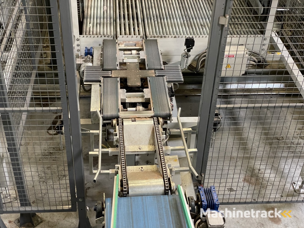 Sorma PAL 108D palletiser installation with 3 palletisers