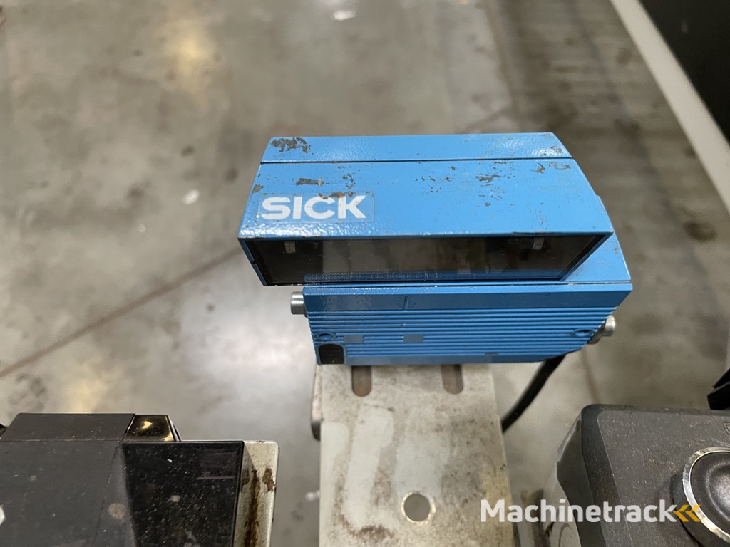 Sorma PAL 108D palletiser installation with 3 palletisers