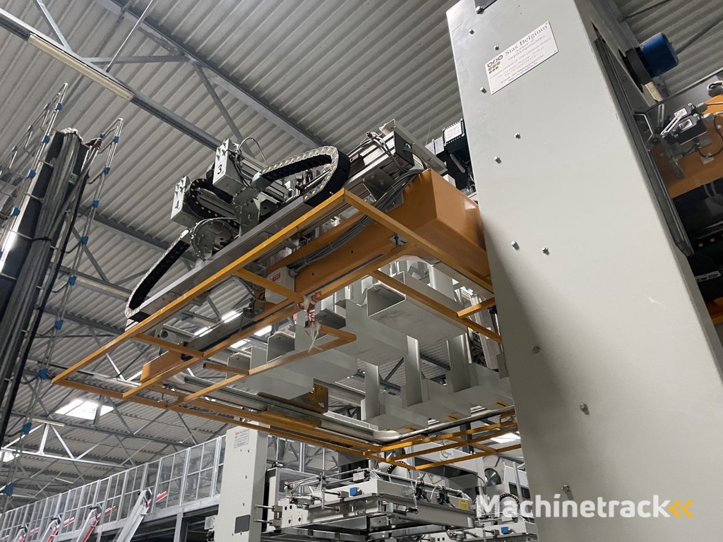Sorma PAL 108D palletiser installation with 3 palletisers