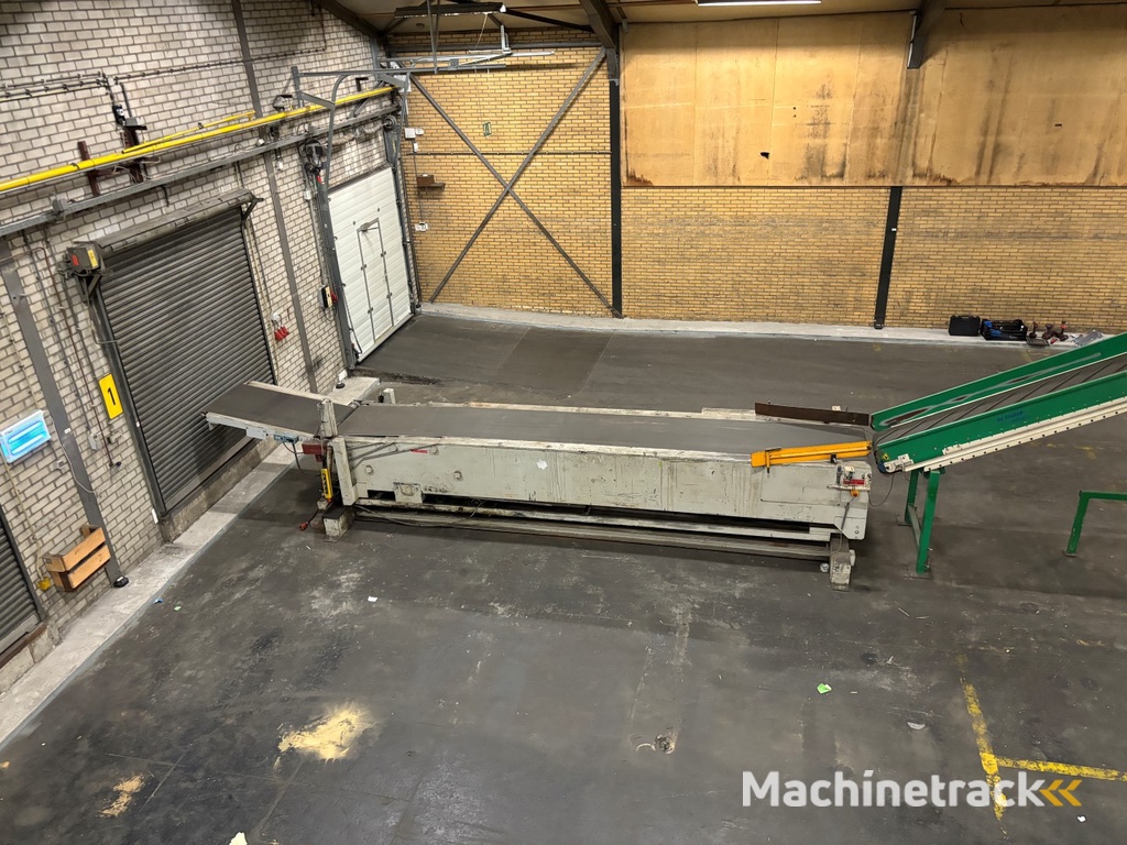 Newland conveyors MTC3X Teleskopförderer zum Be- und Entladen von Containern