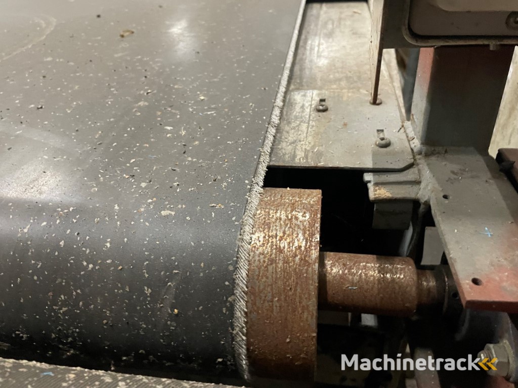 Newland conveyors MTC3X Teleskopförderer zum Be- und Entladen von Containern