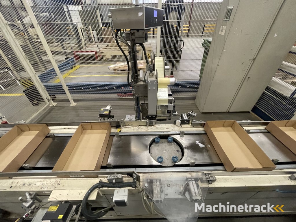 Sealed Air B+ BA20 dozenopzetmachine met stickermachine, elevator en verzamelband