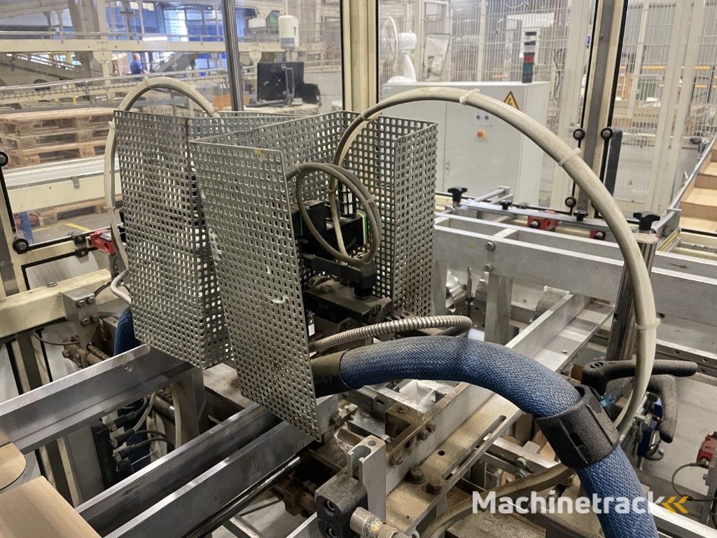 Sealed Air B+ BA20 dozenopzetmachine met stickermachine, elevator en verzamelband