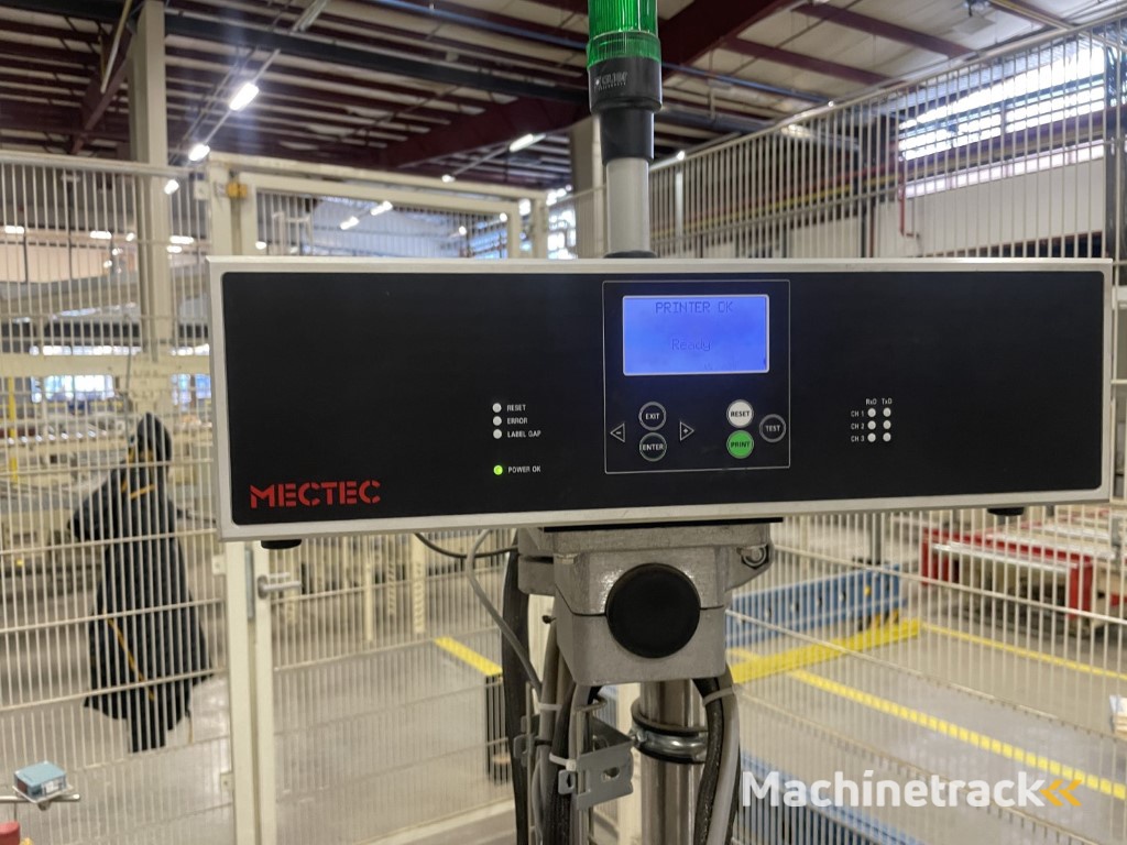 Sealed Air B+ BA20 dozenopzetmachine met stickermachine, elevator en verzamelband