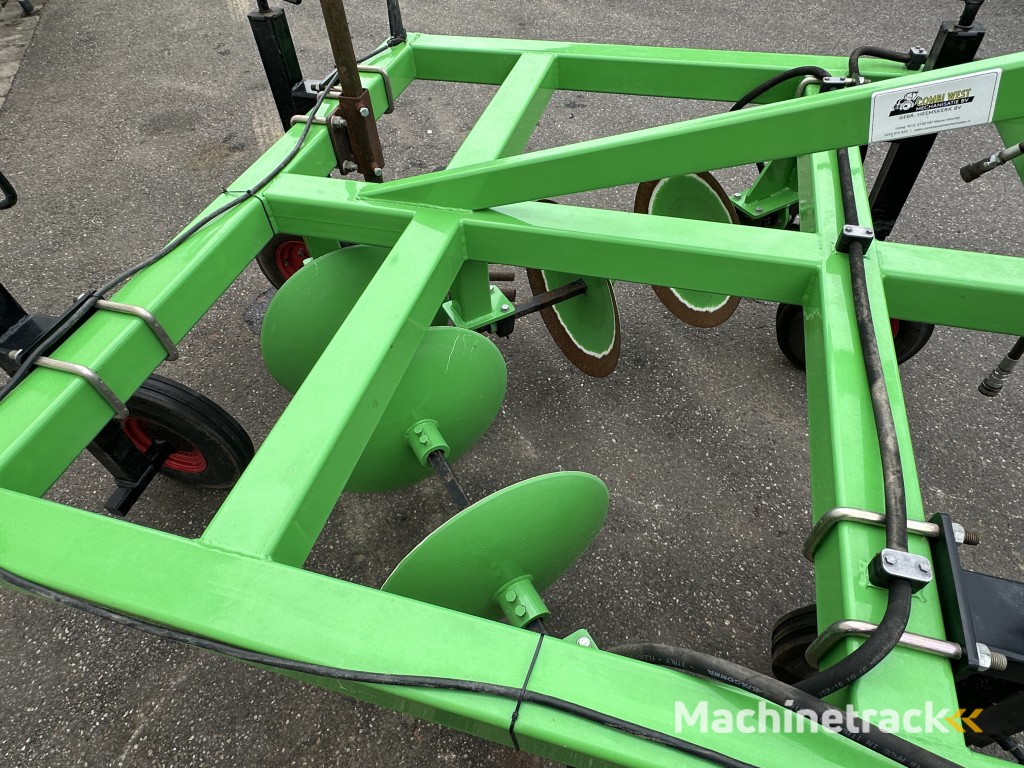 Tordisc Combi West Mechanisatie schijvenrooier voor uien en rode bieten