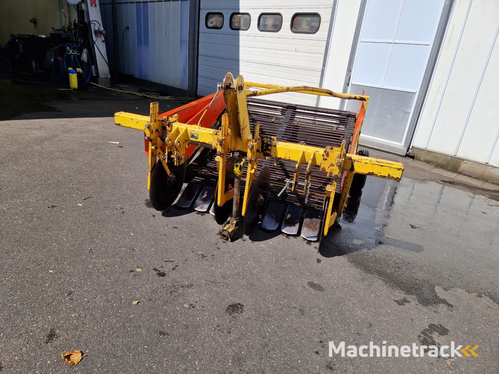 Samon EN aardappelrooier voor 2 rijen