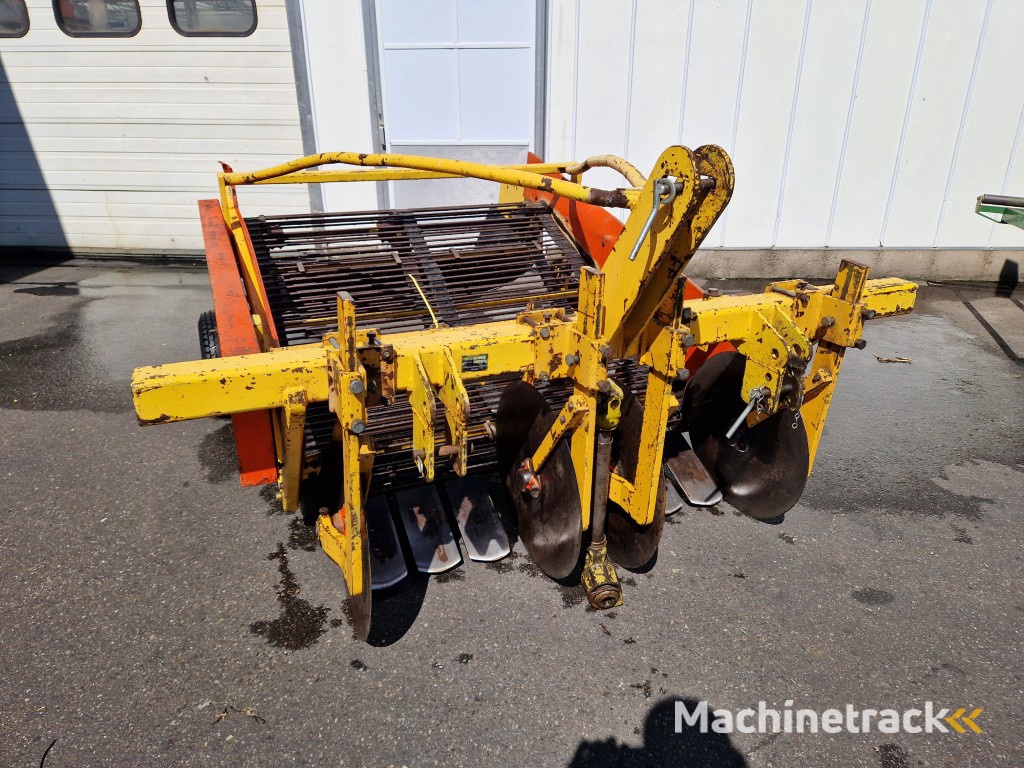 Samon EN aardappelrooier voor 2 rijen